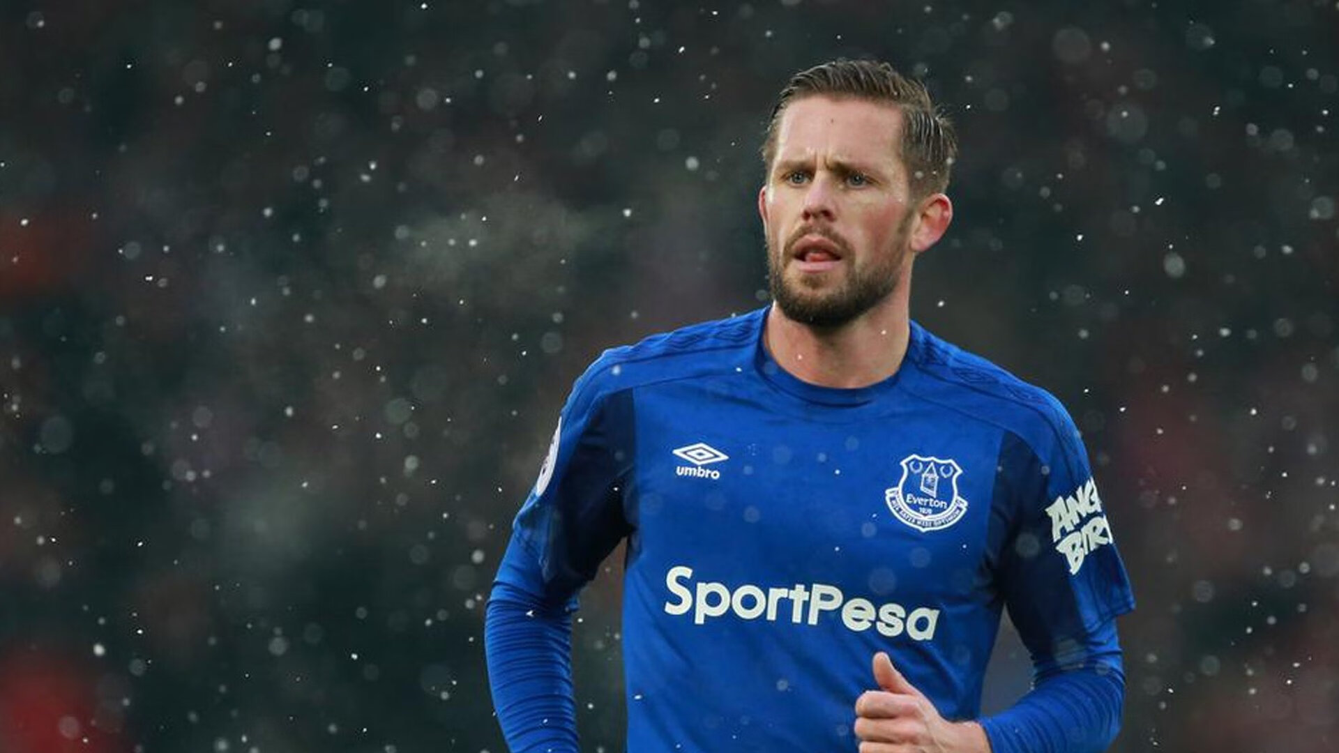 东契奇回归赛场，惊险取胜首场状态亮眼，公牛观众沸腾！